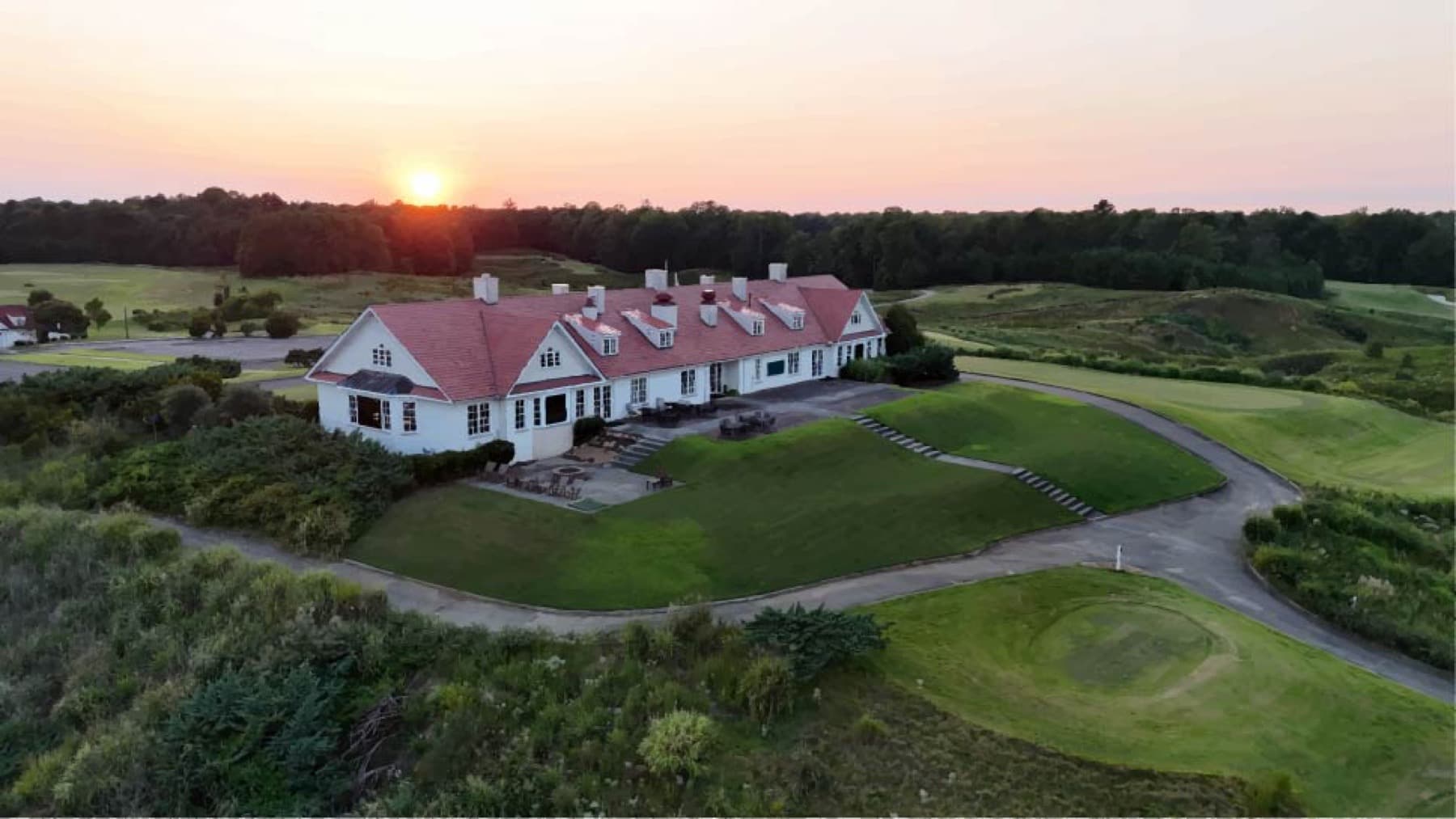 Sunset over the Royal New Kent clubhouse